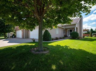 4905 Elmer Ln, Manitowoc, WI 54220