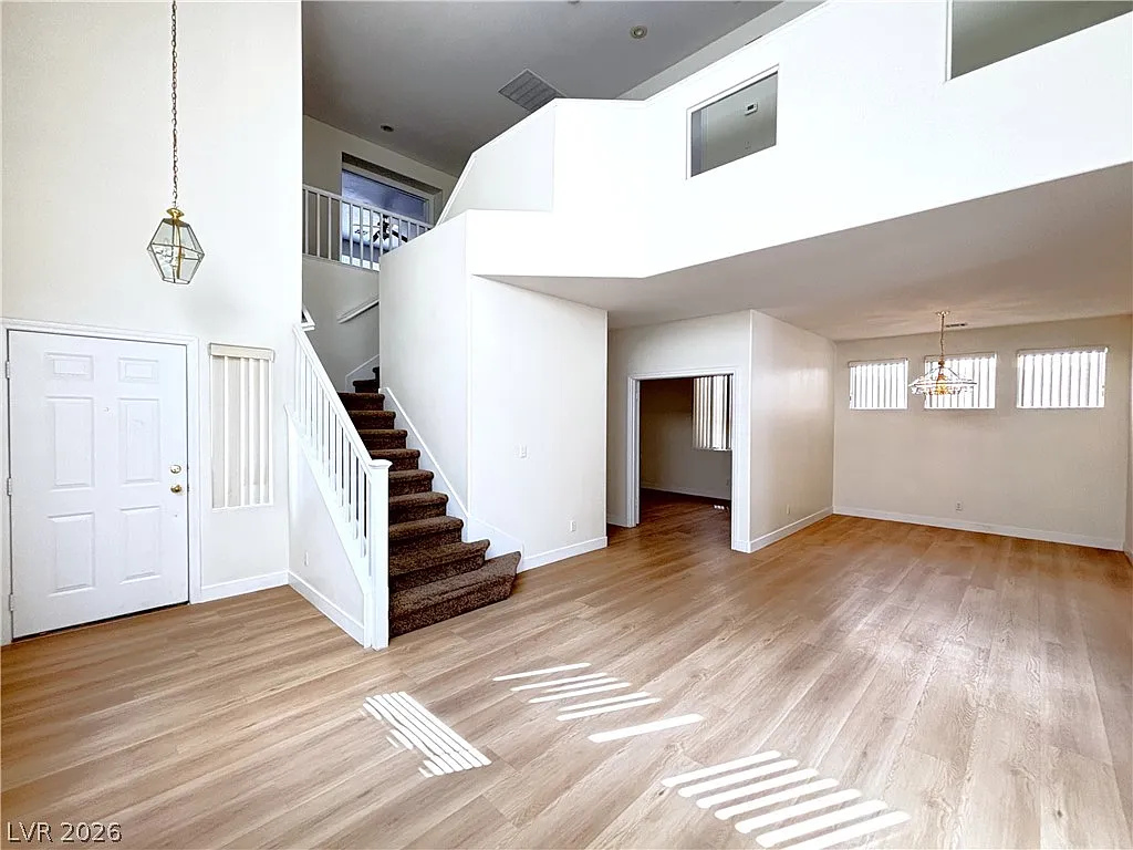 5 bed, 4.0 bath, 2547 sqft, $2,490 — Photo 4