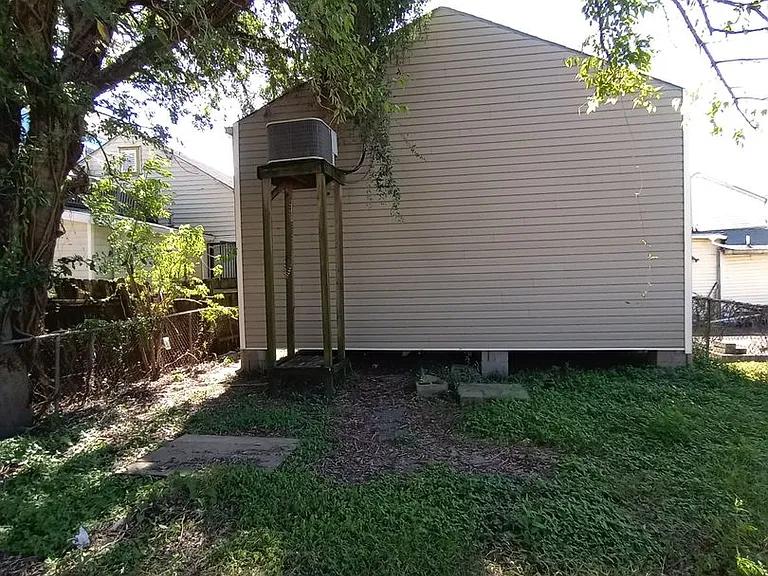 2517 Palmyra St — Photo 19