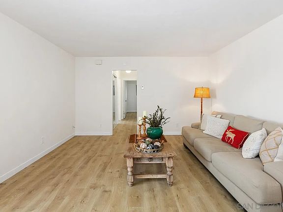 4th image of 4180 Louisiana St APT 2D