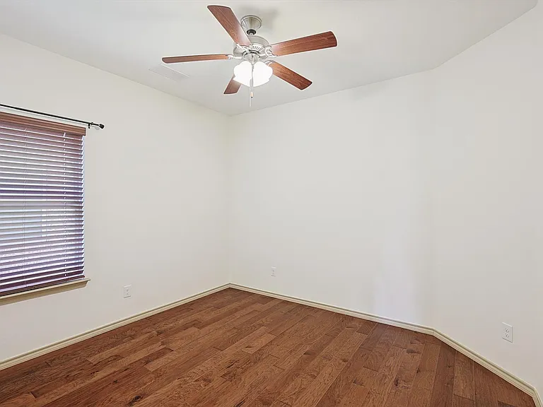 1809 McGee Ave — Photo 6