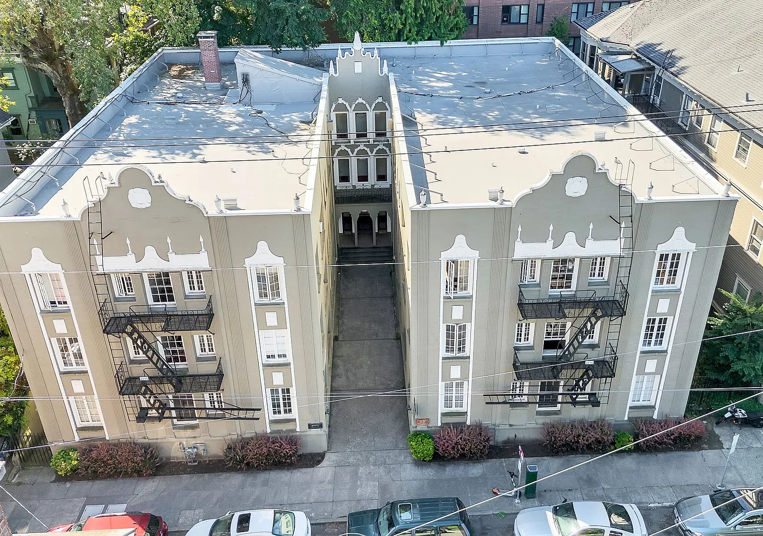 Flanders Apartments — Photo 2