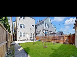 3709 N Troy St FLOOR 3, Chicago, IL 60618