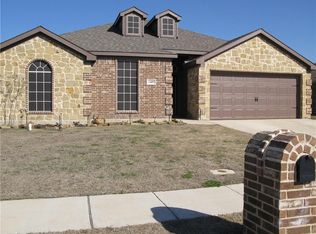 1409 Columbia Dr, Midlothian, TX 76065