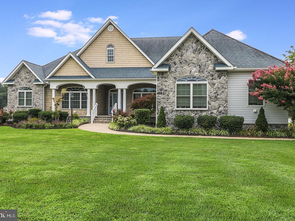 1st image of 39 Creek Dr