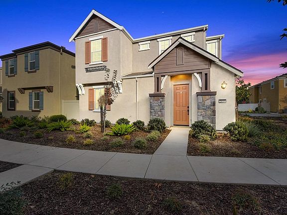 2nd image of 2033 Montauban Pl