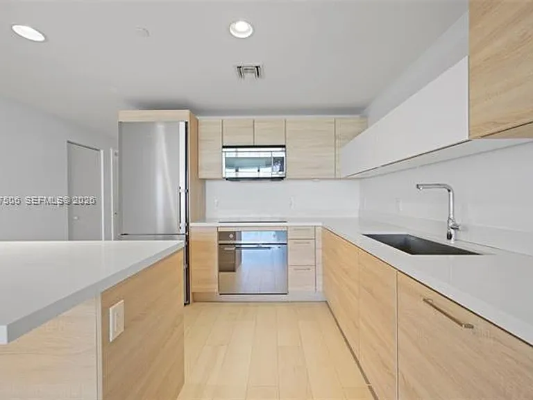 16385 Biscayne Blvd #3020 — Photo 10
