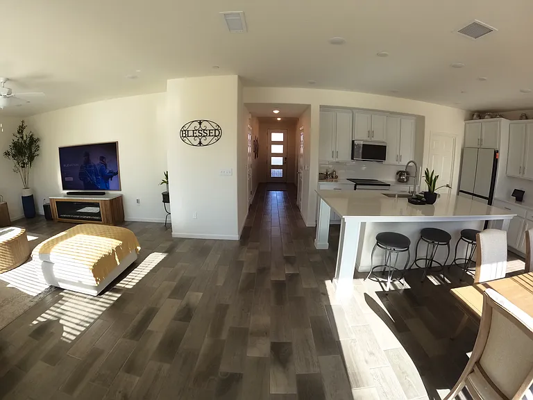 1887 N Filbert Ave — Photo 5