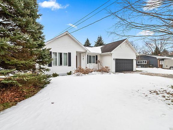 2nd image of 493 Salem Dr