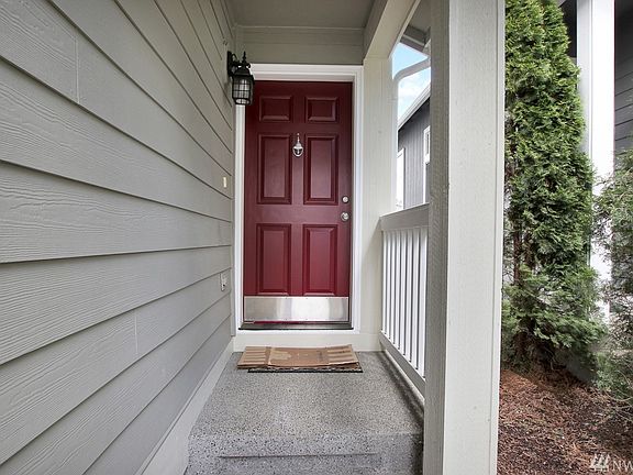 4th image of 8927 161st St E