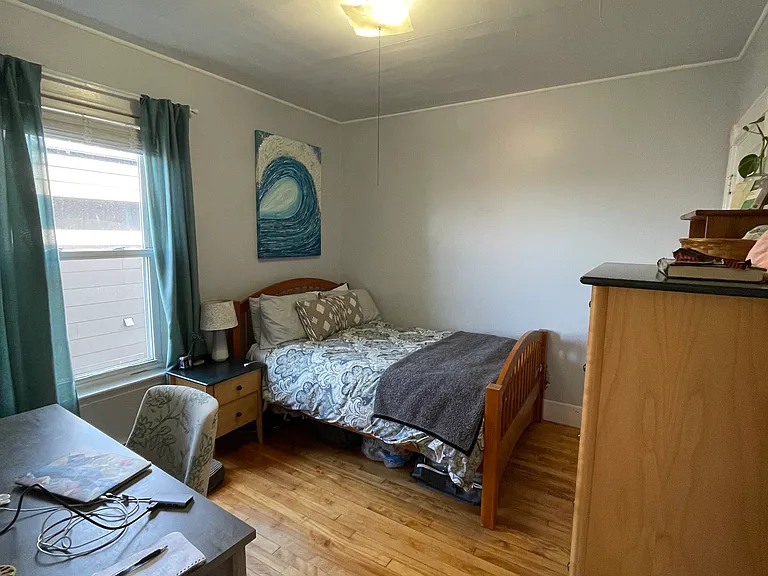 Sheridan St — Photo 11