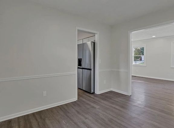 5th image of 11715 Village Way Dr