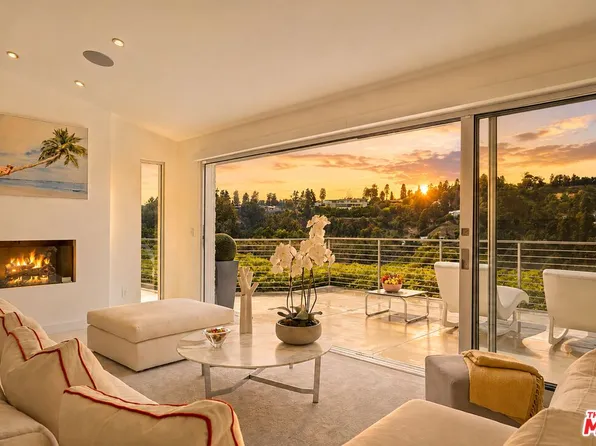9422 Readcrest Dr, Beverly Hills, CA 90210