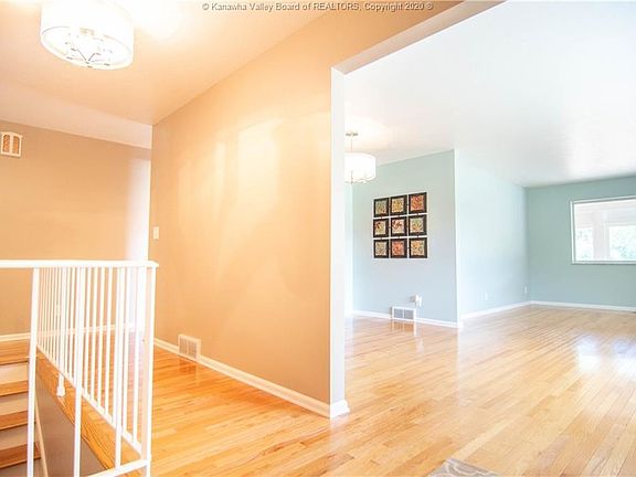 3rd image of 4112 Kanawha Ave SE