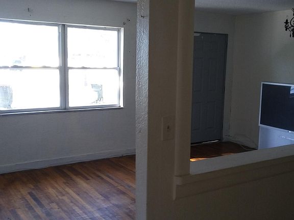 5th image of 2920 Pine Dr