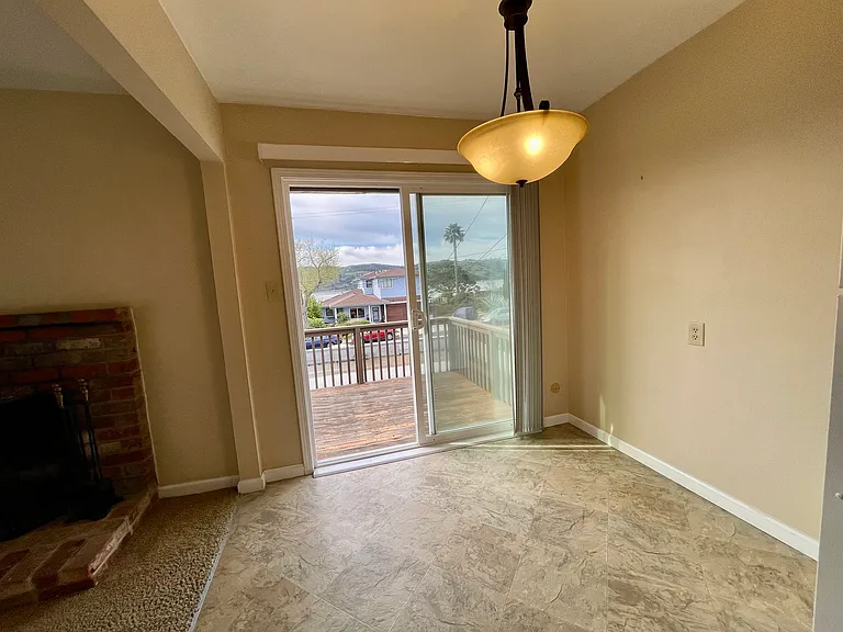 1083 W L St — Photo 8