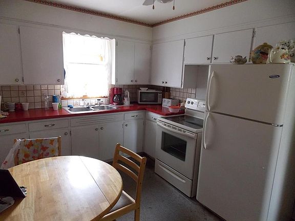 4th image of 176 Berwick Dr