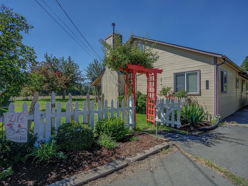 1119 Scenic Dr, Mount Shasta, CA 96067 Zillow