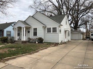 3 Tenlawns Pl, Salina, KS 67401