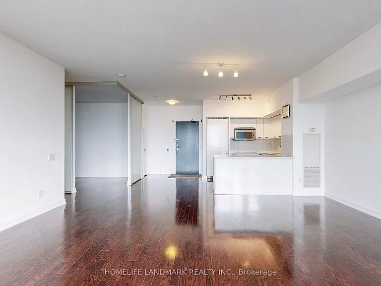 33 Charles St E #3406 — Photo 10