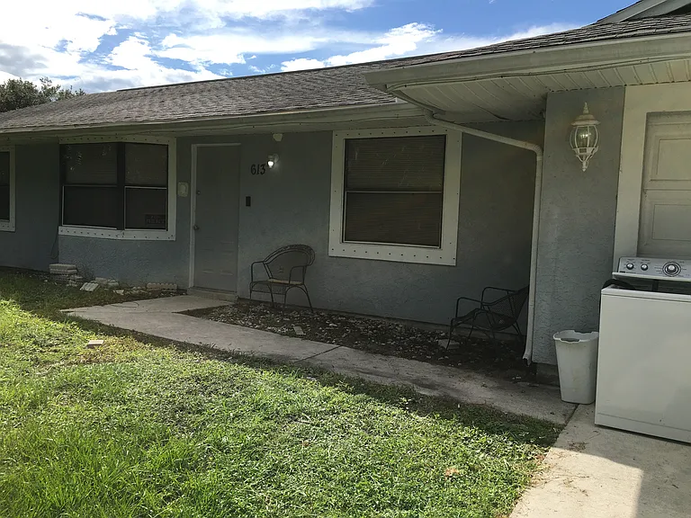 613 SW Seagull Ter — Photo 1