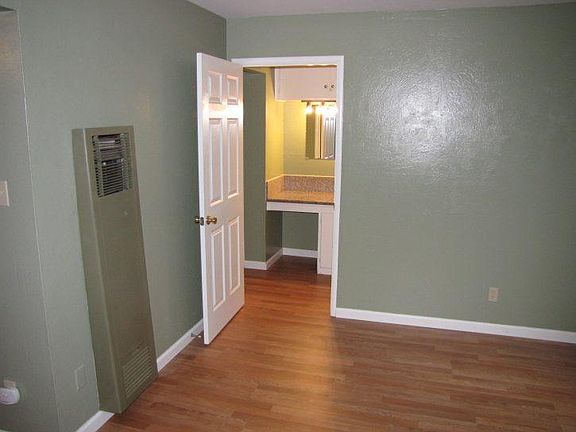 4th image of 1729 G St #13