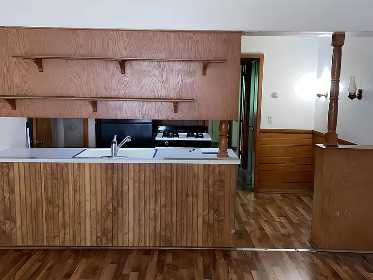 Trailway Apartments — Photo 26