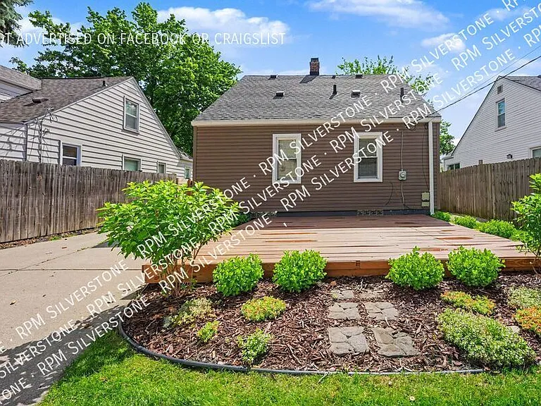 1403 N Altadena Ave — Photo 26