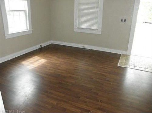 3rd image of 1866 Parkview Ave
