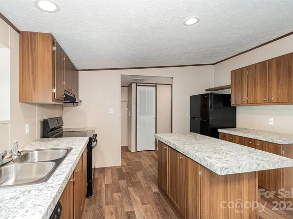 1789 Doe Ct, Iron Station, NC 28080