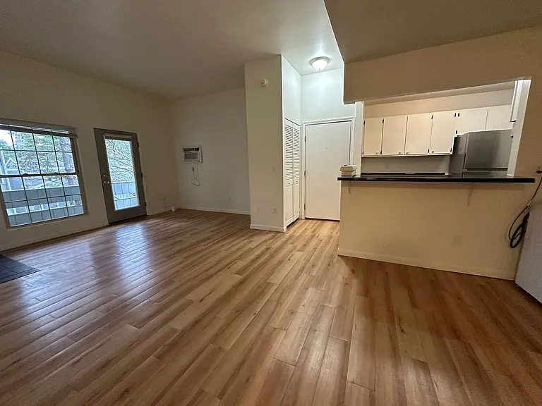 University Park Apartments near Cornell University — Photo 295