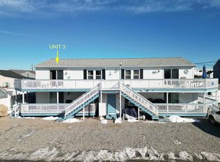 8 Duston Ave APT 3, Hampton, NH 03842