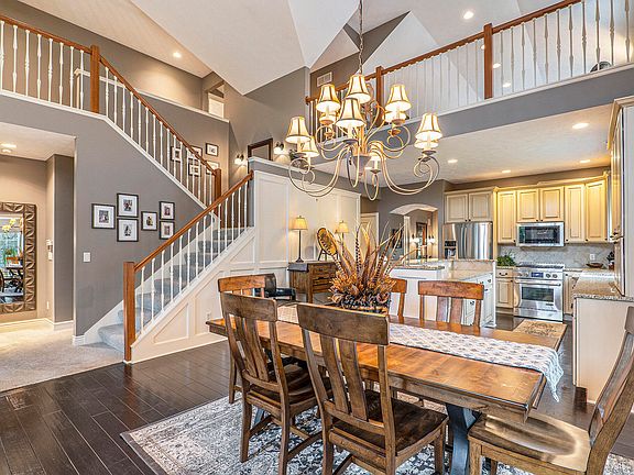 4th image of 10 Peartree Ln NE #24