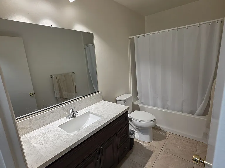 770 E 12th St #770 — Photo 12