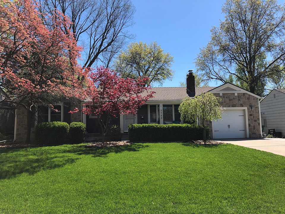 2nd image of 2923 W 49th Ter