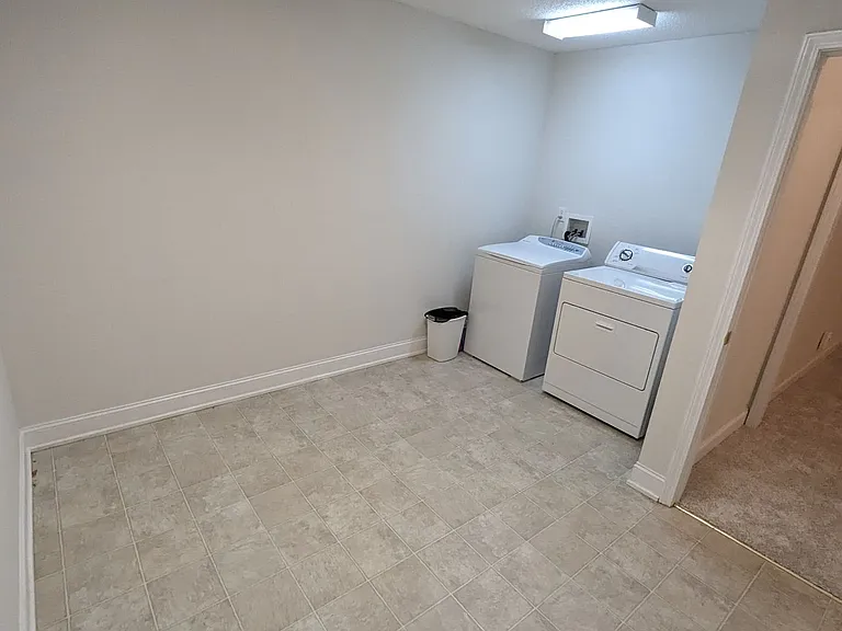 210 Winding Way Ln — Photo 35