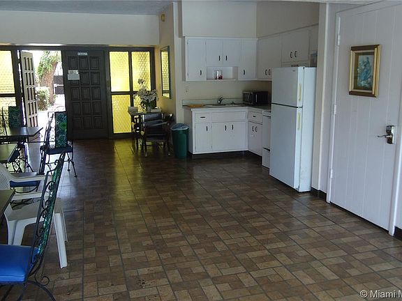 5th image of 12590 NE 16th Ave APT 303