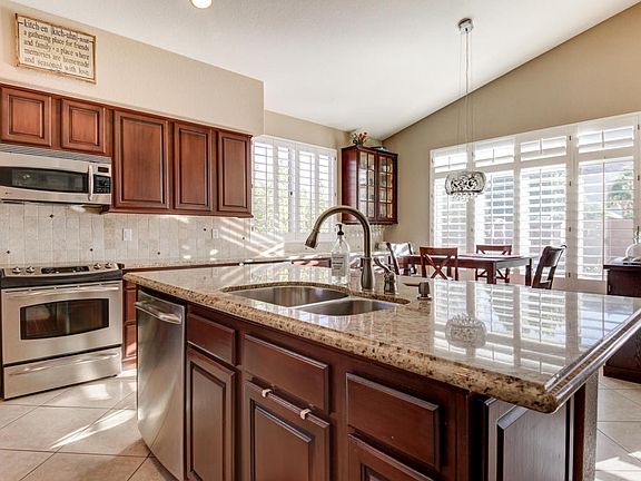 4th image of 2655 E Silverwood Dr