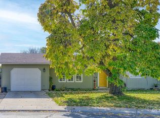 7077 Bluebird Dr, Garden City, ID 83714