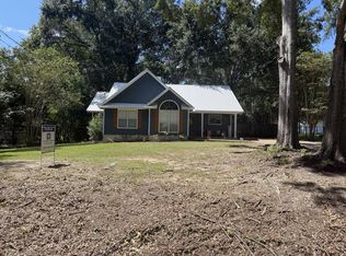 1014 3rd St SE, Cairo, GA 39828
