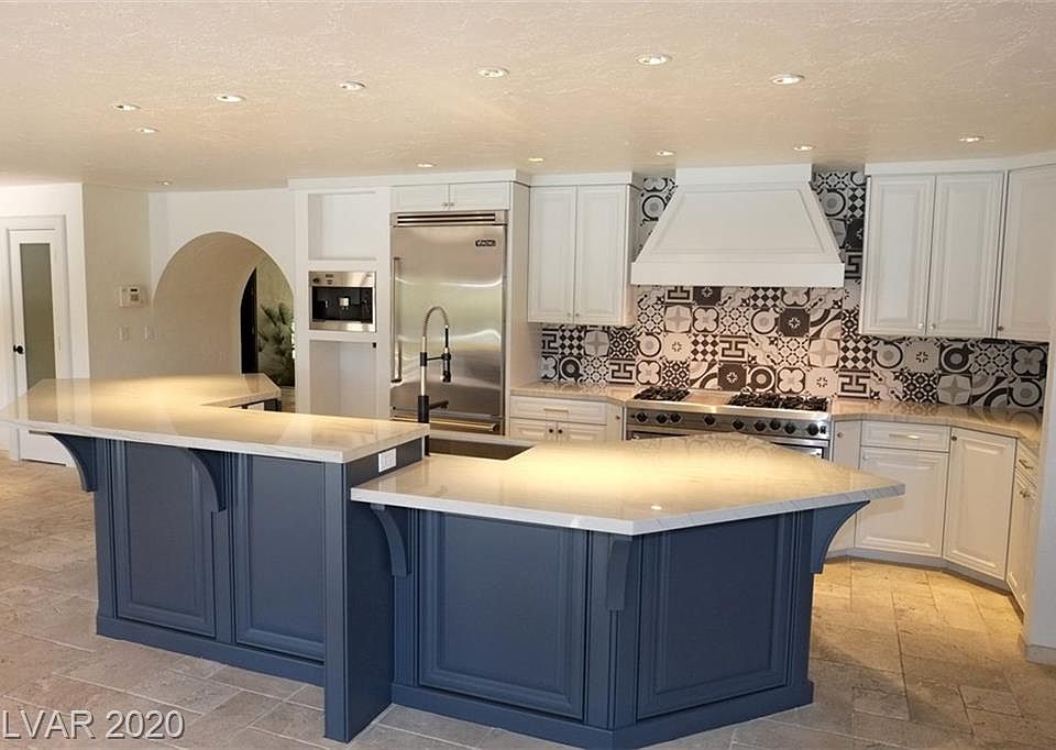 1st image of 23 Quail Hollow Dr