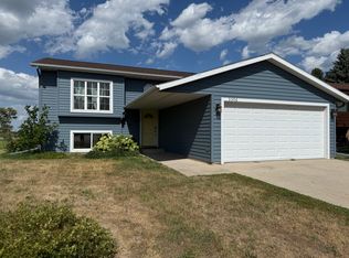 3306 Village Green Dr, Moorhead, MN 56560