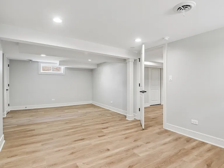 8804 S Fairfield Ave — Photo 19