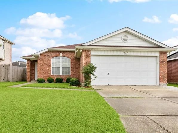 2239 S Village Green St, Harvey, LA 70058