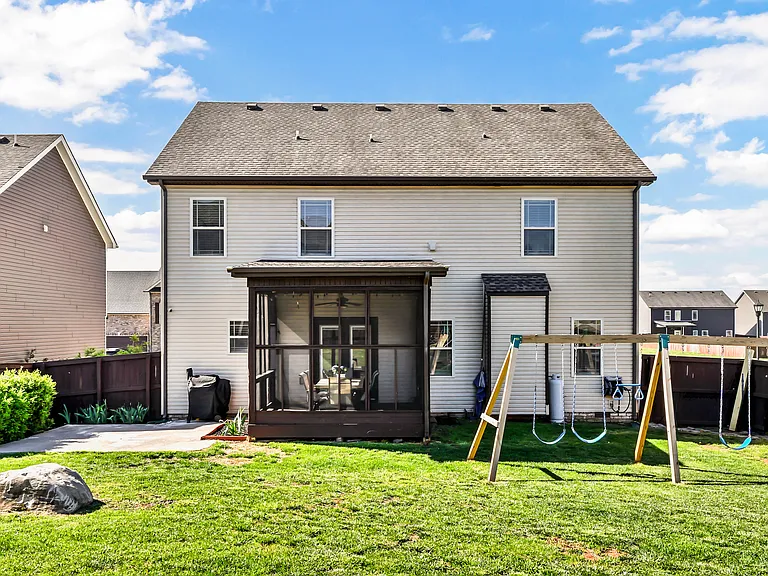 109 Easton Dr — Photo 31