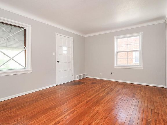 2nd image of 265 E 250th St