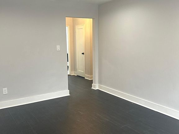 4th image of 1 Beaumont Pl APT 2E