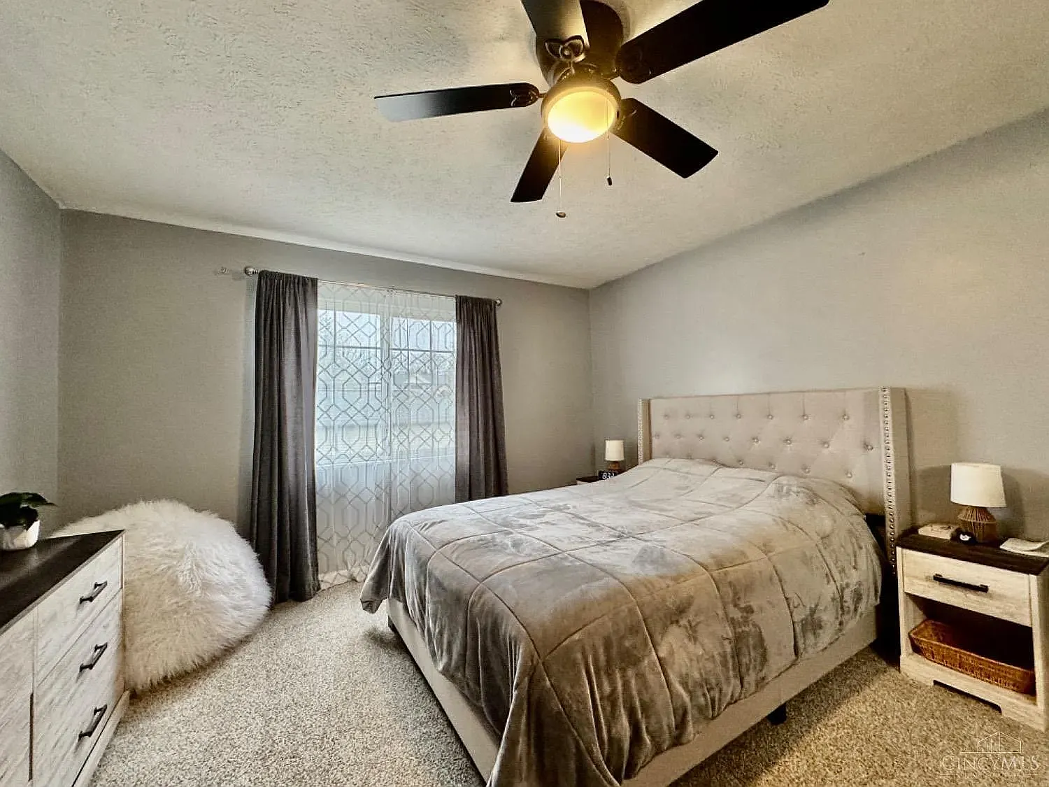 2 bed, 1041 sqft, $1,550 — Photo 1