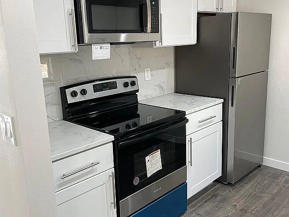 4th image of 14322 NE 7th Pl #3