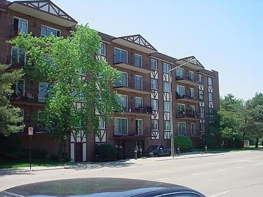 1st image of 5935 N Lincoln Ave #301
